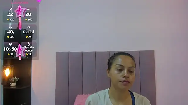 Snapshot of HoollyHendrix chatting on 10/17/25, 08:11 HoollyHendrix online show from 10/17/25, 08:11