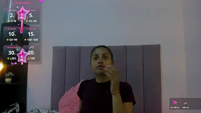 Snapshot of HoollyHendrix chatting on 10/18/25, 08:20 HoollyHendrix online show from 10/18/25, 08:20