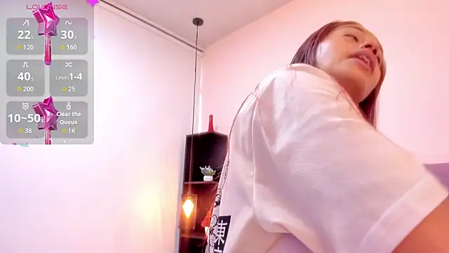 Snapshot of HoollyHendrix chatting on 11/24/25, 08:41 HoollyHendrix online show from 11/24/25, 08:41