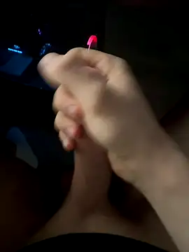 Snapshot of jstntz chatting on 12/14/25, 12:16 jstntz online show from 12/14/25, 12:16