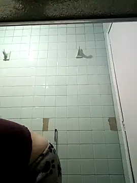 Snapshot of VioletStonee1 chatting on 09/27/25, 04:12 VioletStonee1 online show from 09/27/25, 04:12