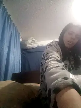 Snapshot of VioletStonee1 chatting on 09/30/25, 03:06 VioletStonee1 online show from 09/30/25, 03:06