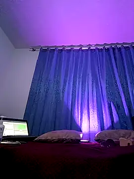 Snapshot of VioletStonee1 chatting on 10/03/25, 07:55 VioletStonee1 online show from 10/03/25, 07:55