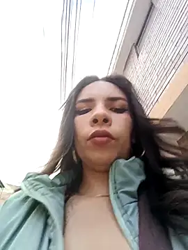 Snapshot of VioletStonee1 chatting on 10/30/25, 08:42 VioletStonee1 online show from 10/30/25, 08:42