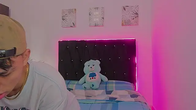 Snapshot of Zacktorres_ chatting on 09/27/25, 10:48 Zacktorres online show from 09/27/25, 10:48