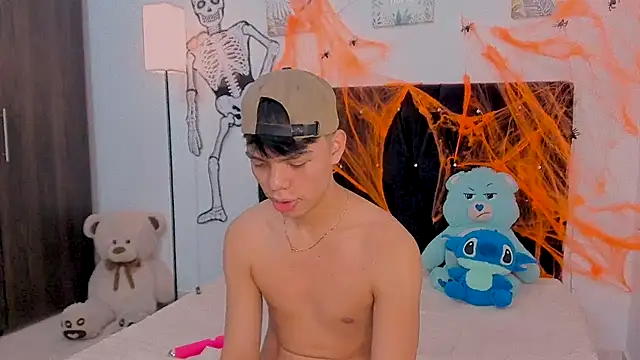 Snapshot of Zacktorres_ chatting on 10/22/25, 09:36 Zacktorres online show from 10/22/25, 09:36