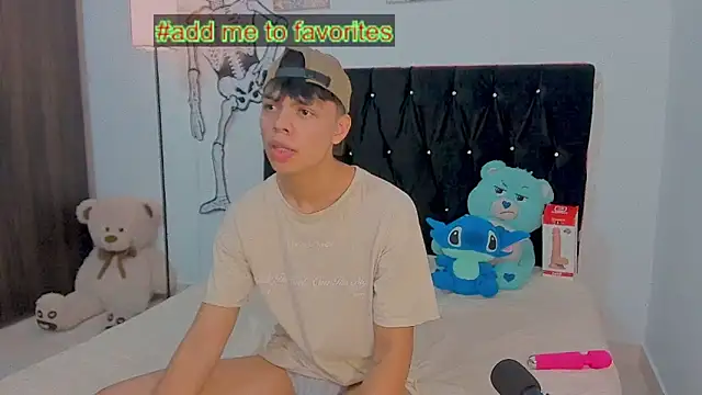 Snapshot of Zacktorres_ chatting on 10/25/25, 10:15 Zacktorres online show from 10/25/25, 10:15