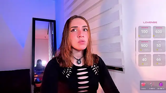 SarahCastillo  online show from 09/23/25, 12:30