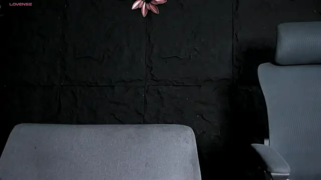 AriadnaRuiz online show from 10/10/25, 08:52