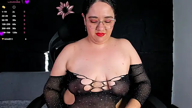 AriadnaRuiz online show from 10/17/25, 09:28