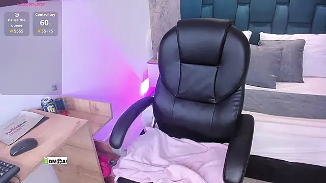 Snapshot of Bellavelvet_1 chatting on 09/25/25, 03:54 Bellavelvet 1 online show from 09/25/25, 03:54