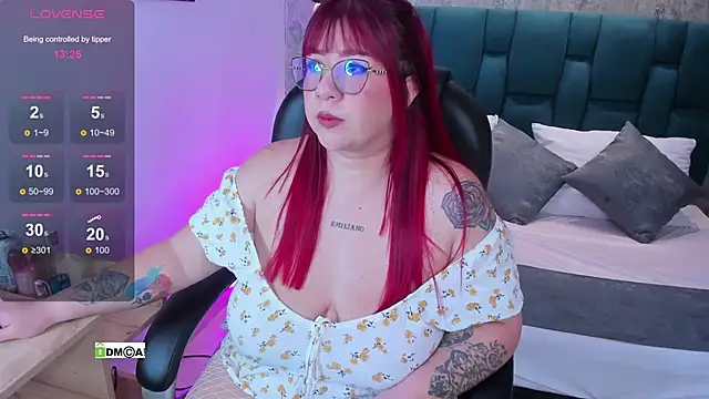 Snapshot of Bellavelvet_1 chatting on 09/29/25, 03:55 Bellavelvet 1 online show from 09/29/25, 03:55