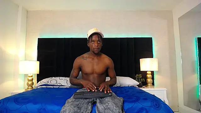 SkylerBigxxx online show from 05/10/26, 04:28