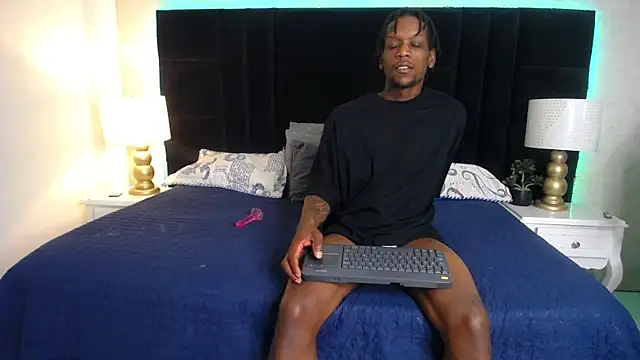 SkylerBigxxx online show from 06/05/26, 04:08