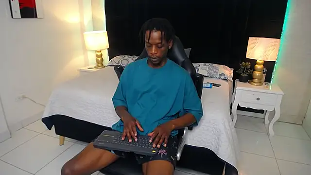 SkylerBigxxx online show from 06/06/26, 04:39