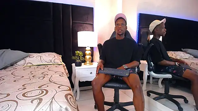 SkylerBigxxx online show from 07/25/26, 04:32