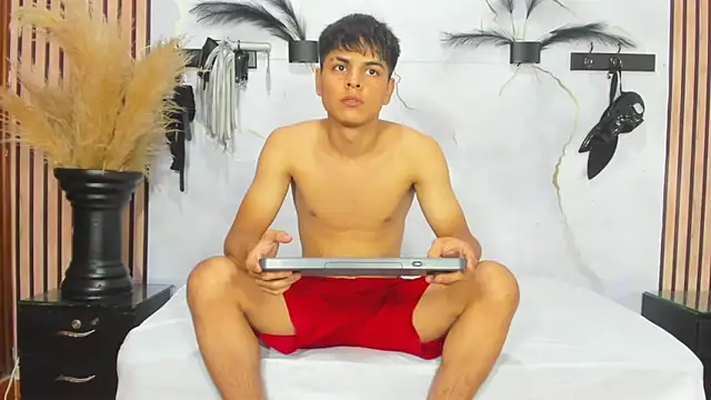 Snapshot of Logan_Jhonson chatting on 10/08/25, 02:31 Logan Jhonson online show from 10/08/25, 02:31