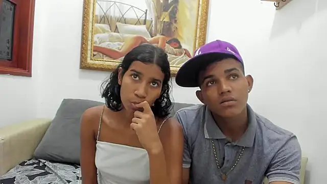 Snapshot of DaphnerANDrogerrr chatting on 09/20/25, 09:49 DaphnerANDrogerrr online show from 09/20/25, 09:49