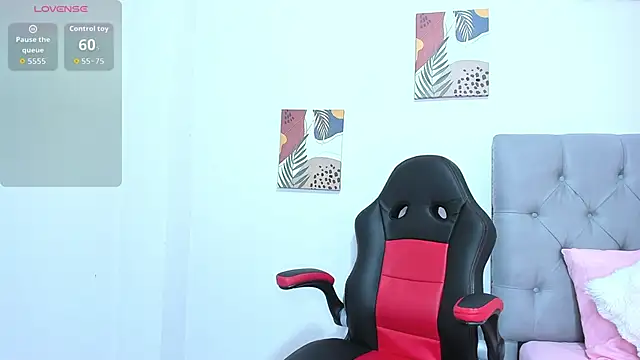 Snapshot of mia_hajar333 chatting on 10/10/25, 07:02 mia hajar333 online show from 10/10/25, 07:02