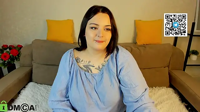 Snapshot of Mia_R0ss chatting on 10/13/25, 01:05 Mia R0ss online show from 10/13/25, 01:05