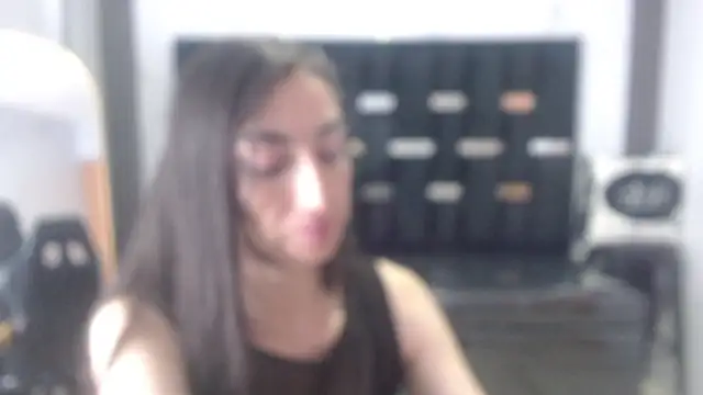 Snapshot of Maily_a_ chatting on 10/09/25, 03:04 Maily a online show from 10/09/25, 03:04