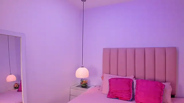 Amy Ferreira online show from 10/18/25, 03:09