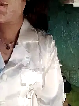 Snapshot of Linksys_nicee chatting on 09/27/25, 02:44 Linksys nicee online show from 09/27/25, 02:44