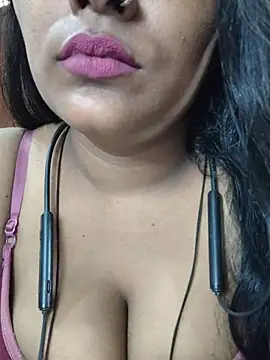 Jasmine Januja online show from 07/16/26, 02:39