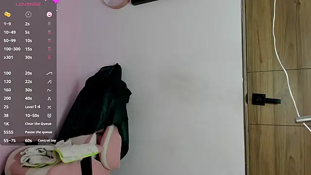 Snapshot of Yuni_kim chatting on 11/26/25, 03:24 Yuni kim online show from 11/26/25, 03:24