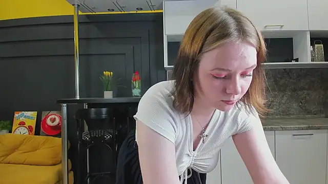 Snapshot of Sophi_X chatting on 10/14/25, 09:10 Sophi X online show from 10/14/25, 09:10