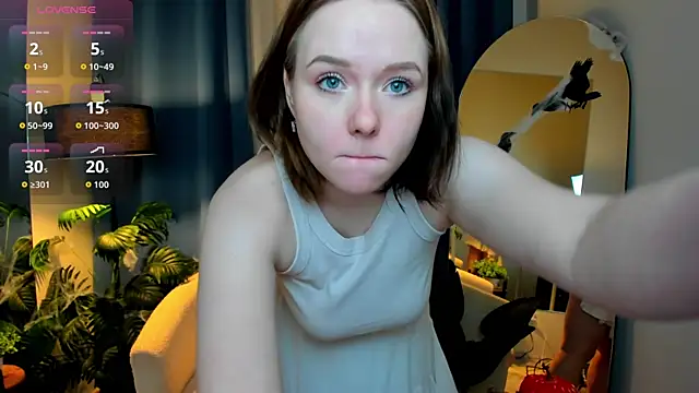 Snapshot of Sophi_X chatting on 10/27/25, 02:54 Sophi X online show from 10/27/25, 02:54