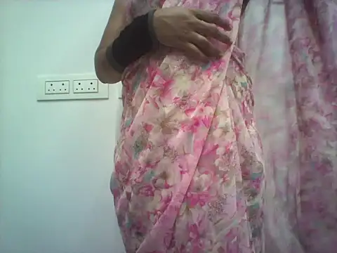 Snapshot of telugu_honey1 chatting on 07/19/26, 05:05 telugu honey1 online show from 07/19/26, 05:05
