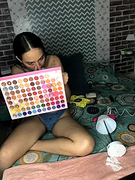 Snapshot of KaMila_M00N chatting on 10/06/25, 04:15 KaMila M00N online show from 10/06/25, 04:15