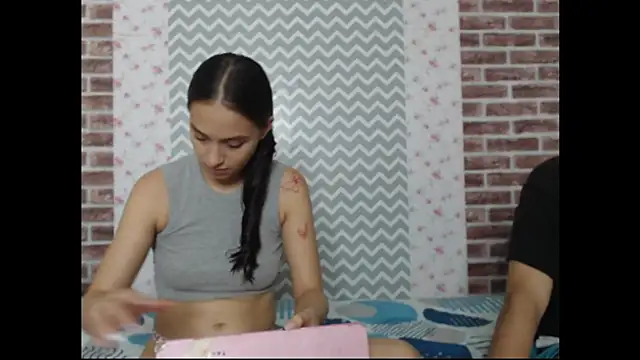 Snapshot of KaMila_M00N chatting on 10/22/25, 03:12 KaMila M00N online show from 10/22/25, 03:12