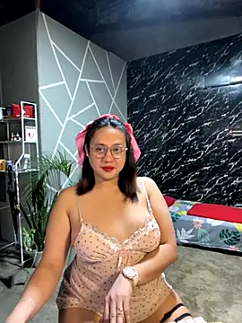 Snapshot of 1aquaticangel69 chatting on 11/23/25, 03:23 1aquaticangel69 online show from 11/23/25, 03:23