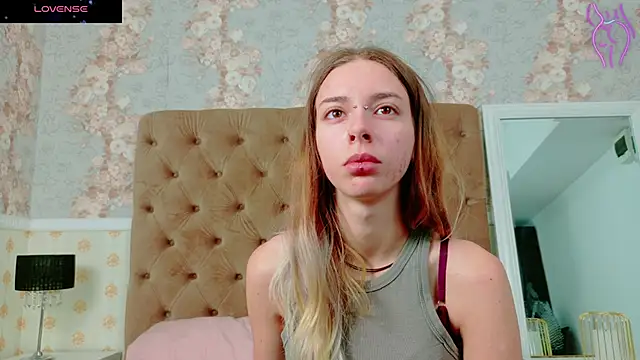 CoraVex online show from 10/08/25, 04:10