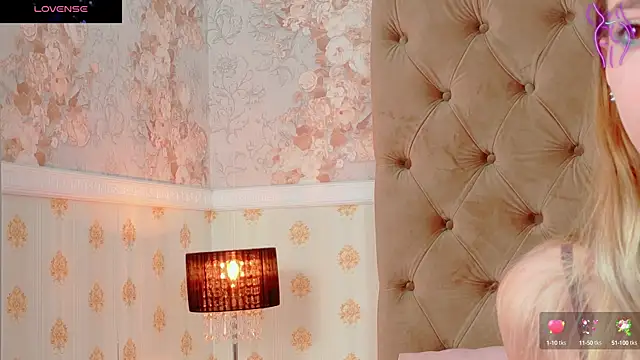 CoraVex online show from 11/05/25, 05:07