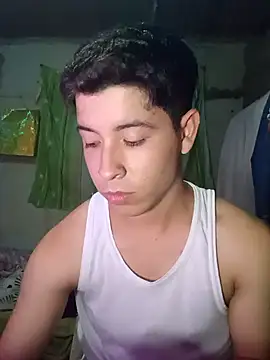 Snapshot of Max_Valenzue chatting on 09/17/25, 06:04 Max Valenzue online show from 09/17/25, 06:04