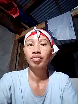 Snapshot of donna-bae chatting on 09/21/25, 10:44 donna-bae online show from 09/21/25, 10:44