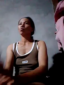 Snapshot of donna-bae chatting on 09/29/25, 12:32 donna-bae online show from 09/29/25, 12:32