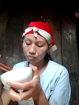 Snapshot of donna-bae chatting on 10/20/25, 11:54 donna-bae online show from 10/20/25, 11:54