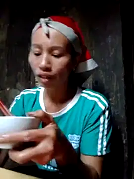 Snapshot of donna-bae chatting on 10/29/25, 12:07 donna-bae online show from 10/29/25, 12:07