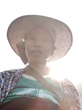 Snapshot of donna-bae chatting on 10/30/25, 12:23 donna-bae online show from 10/30/25, 12:23