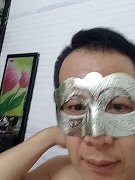 Snapshot of MaiHoang2k chatting on 09/17/25, 05:14 MaiHoang2k online show from 09/17/25, 05:14