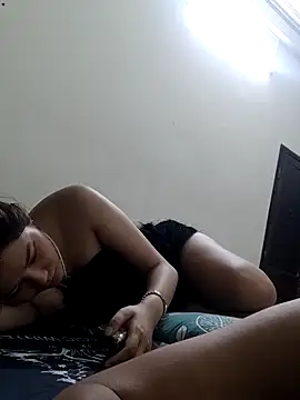 Snapshot of MaiHoang2k chatting on 09/24/25, 07:28 MaiHoang2k online show from 09/24/25, 07:28