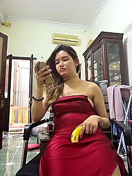 Snapshot of MaiHoang2k chatting on 10/09/25, 05:05 MaiHoang2k online show from 10/09/25, 05:05