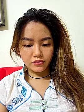 Snapshot of MaiHoang2k chatting on 10/22/25, 02:56 MaiHoang2k online show from 10/22/25, 02:56