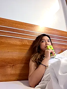 Snapshot of MaiHoang2k chatting on 10/30/25, 03:30 MaiHoang2k online show from 10/30/25, 03:30