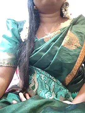 Snapshot of TAMIL_AMMUKUTTYY chatting on 02/13/26, 06:15 TAMIL AMMUKUTTYY online show from 02/13/26, 06:15