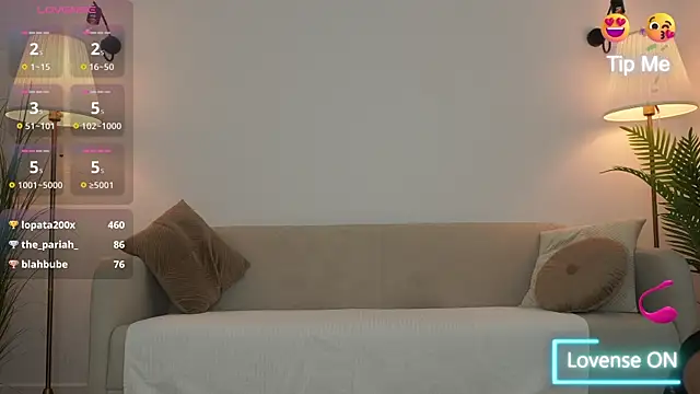 Snapshot of adisson_fox chatting on 10/15/25, 06:24 adisson fox online show from 10/15/25, 06:24